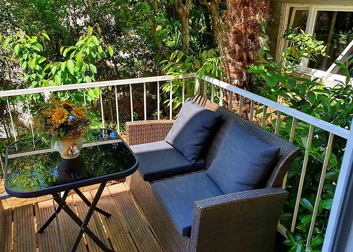 Stunning In With House Sea View Apartman *